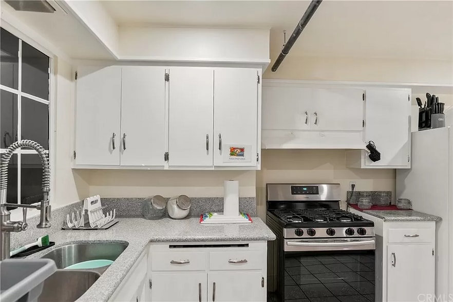 More Photos Of 522 W VERNON Ave, Los Angeles Daycare Center For Sale