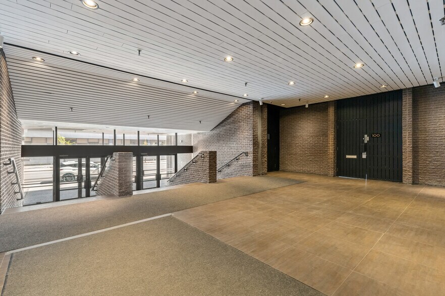 More Photos Of 9500 Rue Meilleur, Montréal Office For Lease