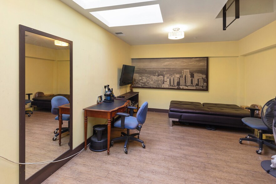 More Photos Of 645 Larkin St, San Francisco General Retail For Sale