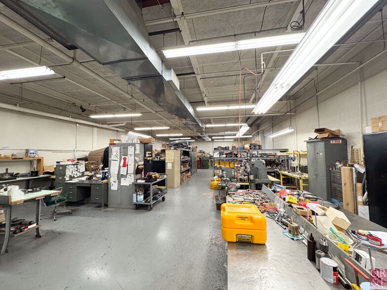 More Photos Of 2055 S Main St, Middletown Manufacturing For Sale