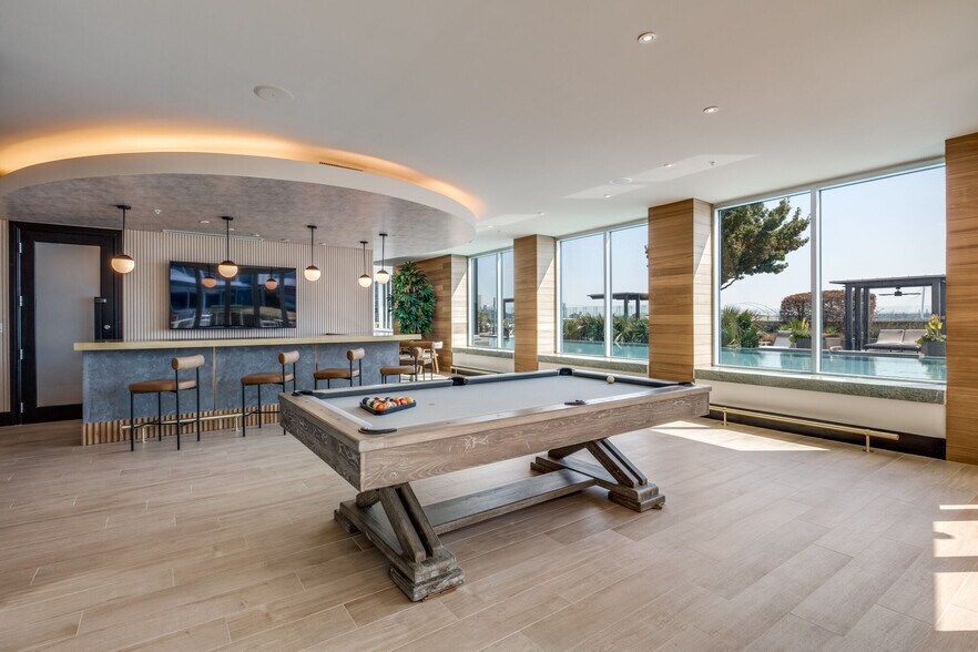 More Photos Of 1400 Hi Line Dr, Dallas Apartments For Lease