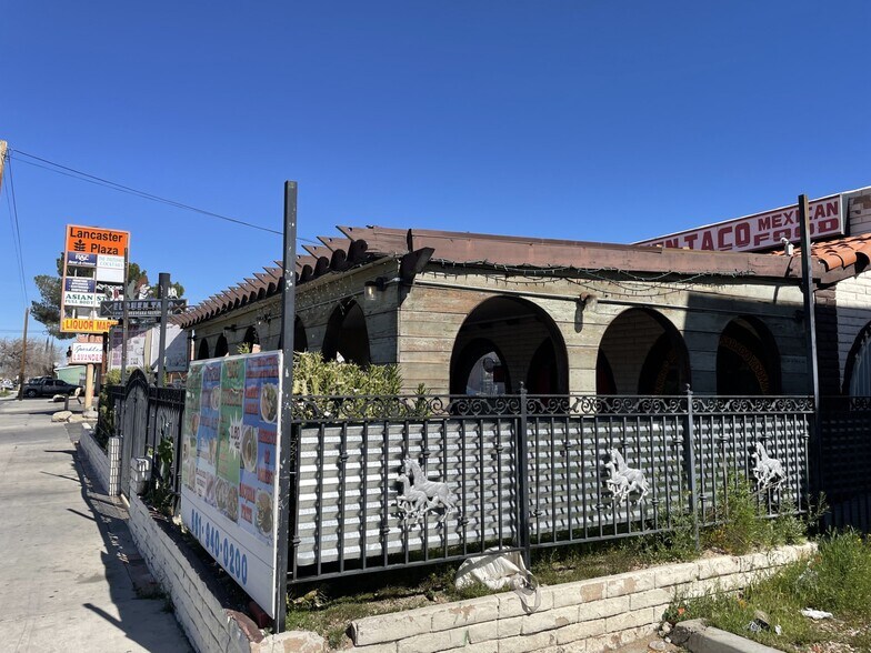 More Photos Of 45216-45232 10th St W, Lancaster Storefront For Sale