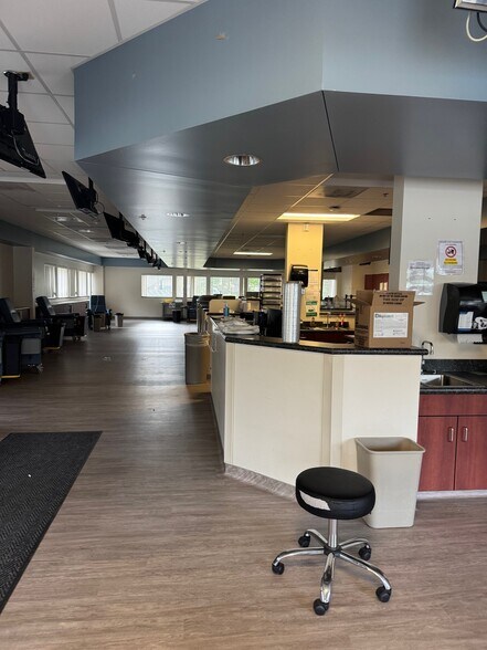 More Photos Of 2735 E Tudor Rd, Anchorage Medical For Lease