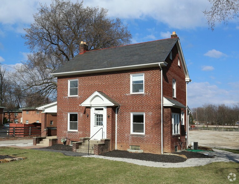 More Photos Of 254 W Johnstown Rd, Gahanna Office For Sale
