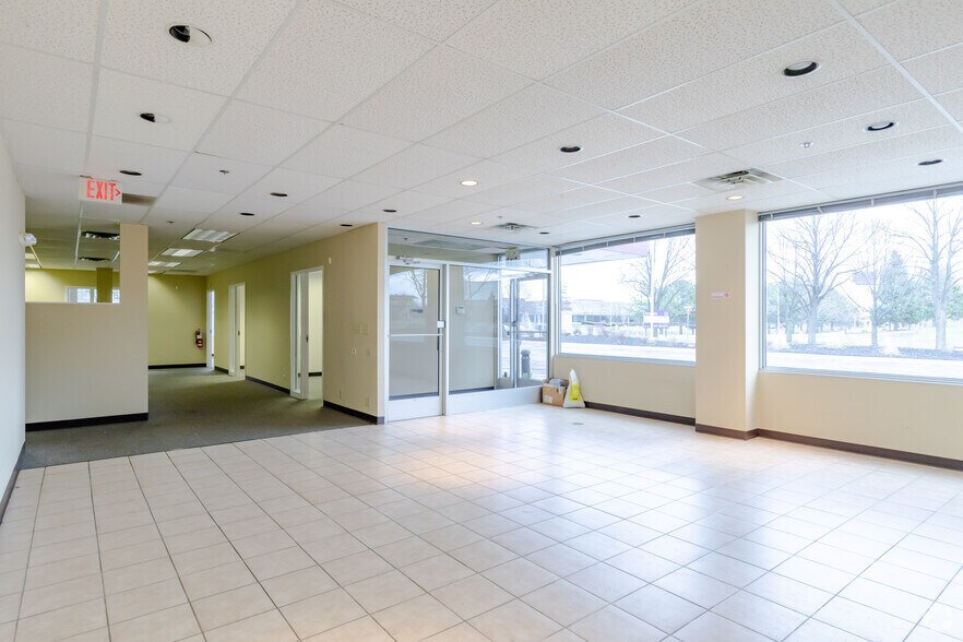 More Photos Of 1715-1785 Winnetka Cir, Rolling Meadows Unknown For Sale