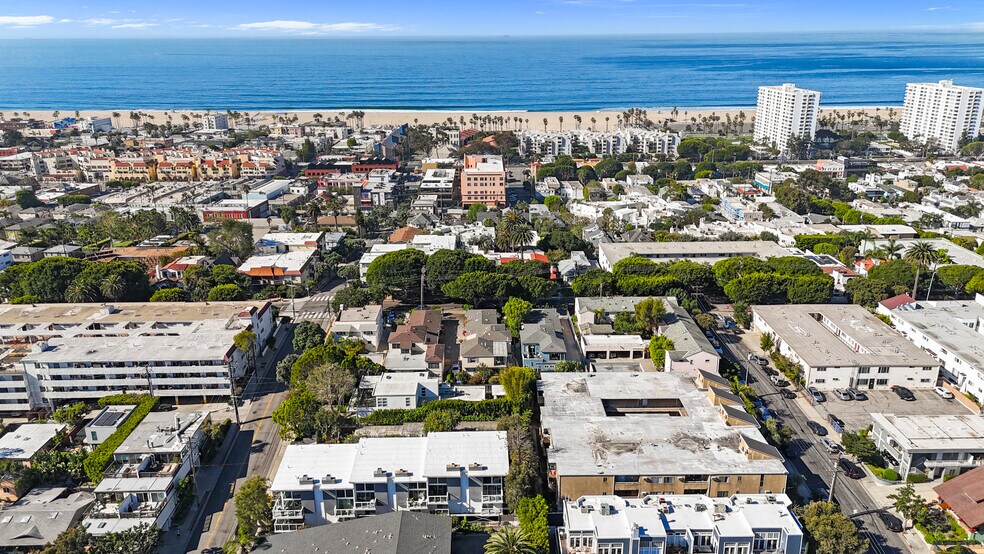 More Photos Of 3017 4th St, Santa Monica Apartments For Sale