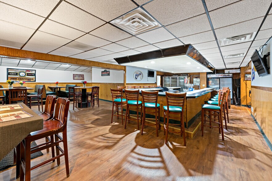 More Photos Of 180 Butler Rd, Saxonburg Restaurant For Sale