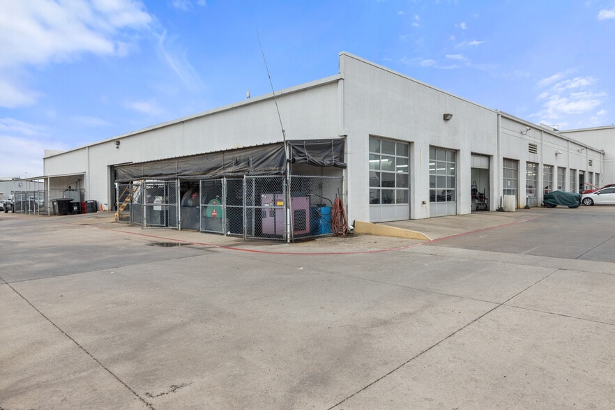 More Photos Of 204 NE Loop 820, Hurst Auto Dealership For Sale