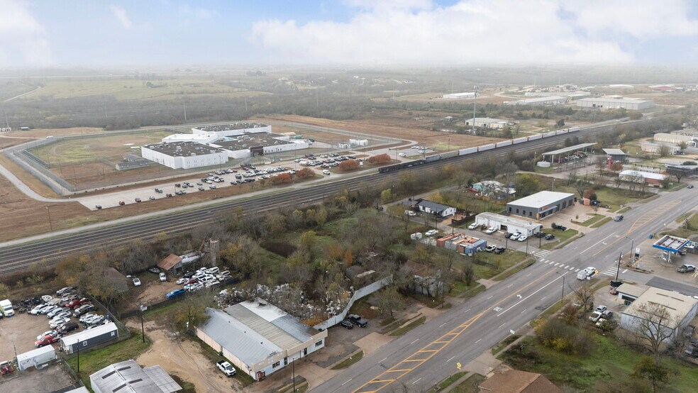 More Photos Of 919 W 2nd St, Taylor Land For Sale