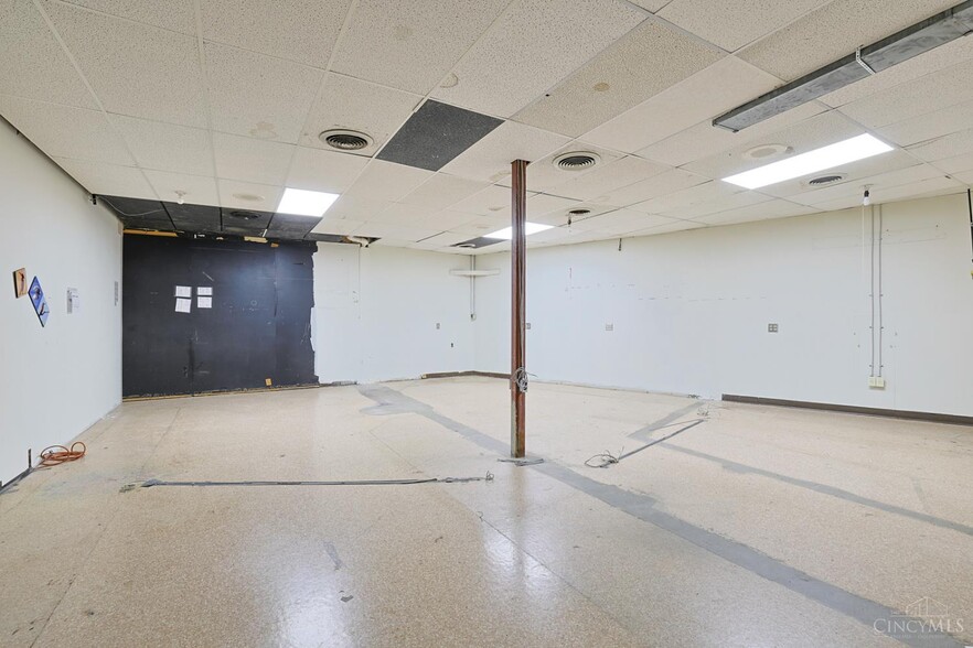 More Photos Of 2108 Central Pky, Cincinnati Loft Creative Space For Sale