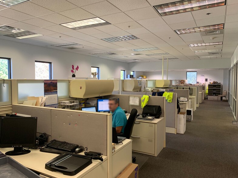 More Photos Of 12 Gerber Rd, Asheville Warehouse For Lease