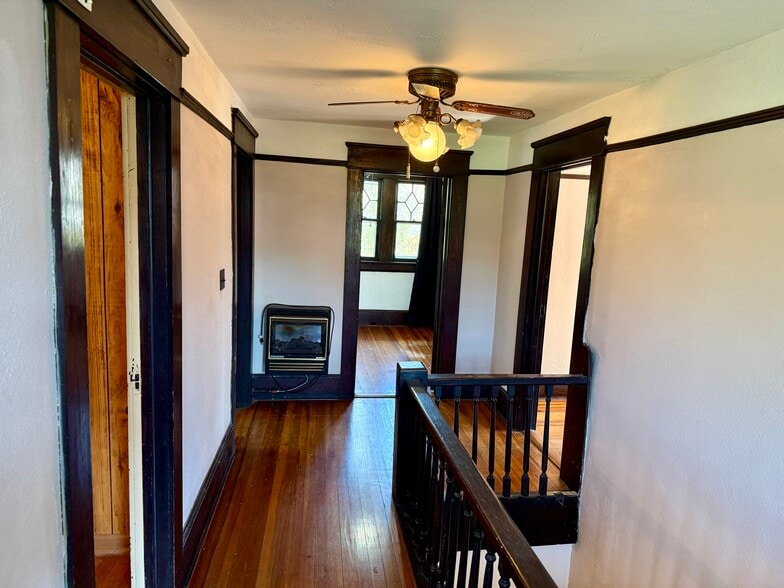 More Photos Of 16 Elk Mountain Rd, Asheville Office For Lease