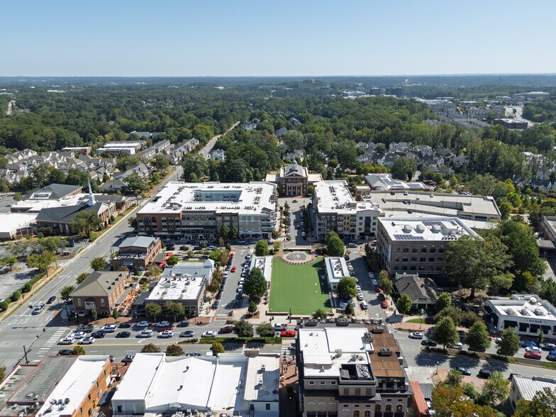 More Photos Of 415 S Broad St, Alpharetta Office For Sale