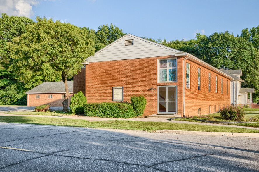 Primary Photo Of 3306 Lippincott Blvd, Burton Religious Facility For Sale