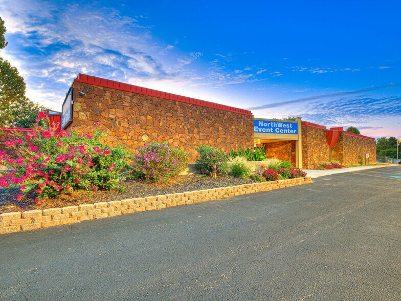 More Photos Of 6009 NW Expressway St, Oklahoma City Specialty For Sale