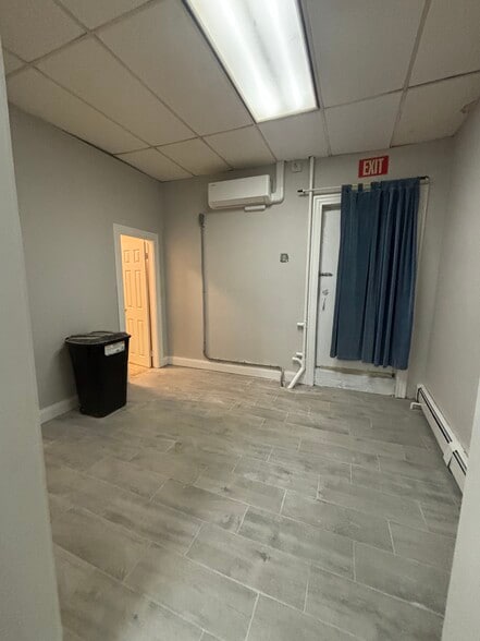 More Photos Of 8-10 Salem St, Medford Storefront Retail Residential For Lease
