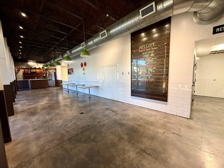 More Photos Of 1915 W Pensacola St, Tallahassee Restaurant For Lease