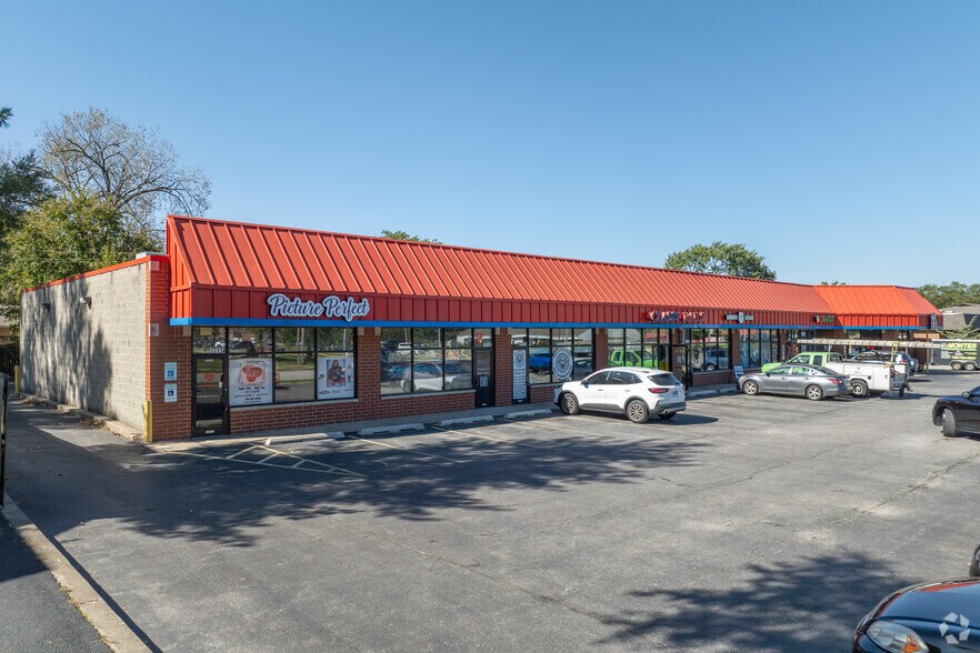 Primary Photo Of 17100-17114 S Park Ave, South Holland Storefront Retail Office For Lease