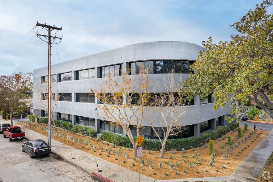 More Photos Of 1600 E 4th St, Santa Ana Medical For Lease