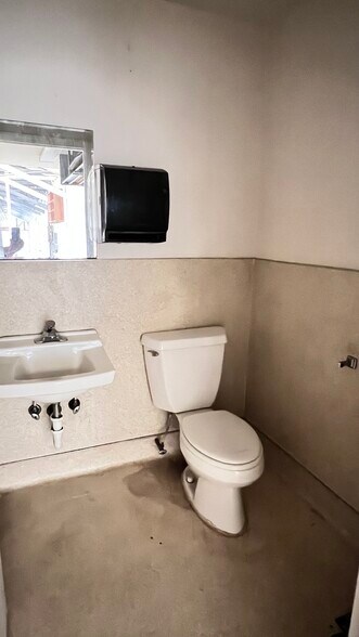 More Photos Of 414 N O St, Lompoc Industrial For Sale
