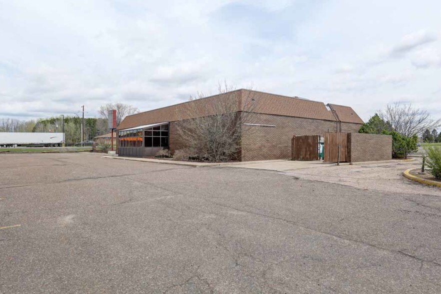 More Photos Of 1011-1013 E Spruce St, Abbotsford Storefront Retail Office For Lease