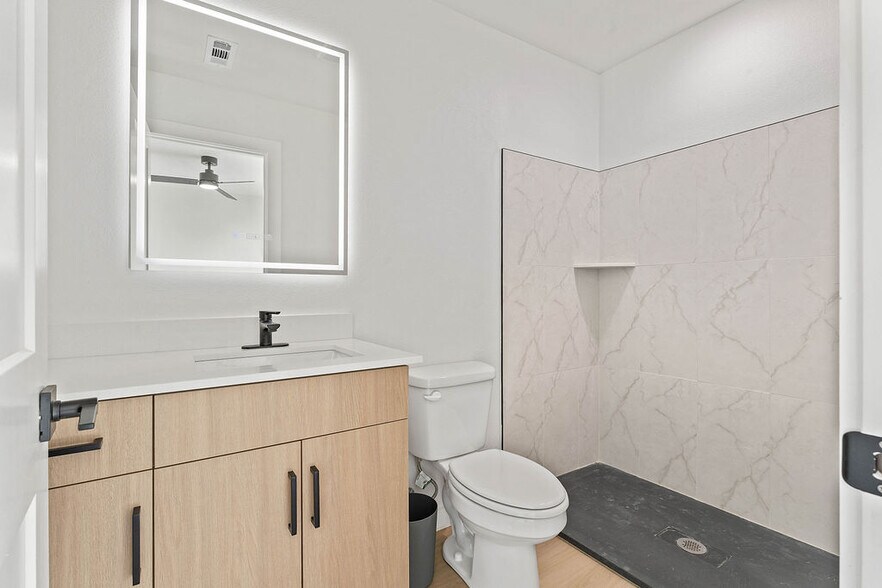 More Photos Of 1982 S Razorback Rd, Fayetteville Apartments For Sale