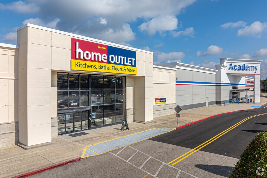 More Photos Of 61101-61125 Airport Rd, Slidell Unknown For Lease