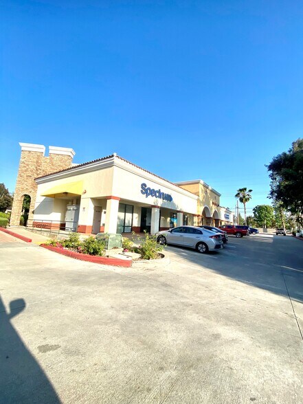 More Photos Of 1301-1397 S Grand Ave, Glendora Unknown For Lease