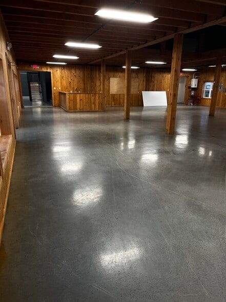 More Photos Of 6560 Anthony Dr, Victor Light Manufacturing For Lease
