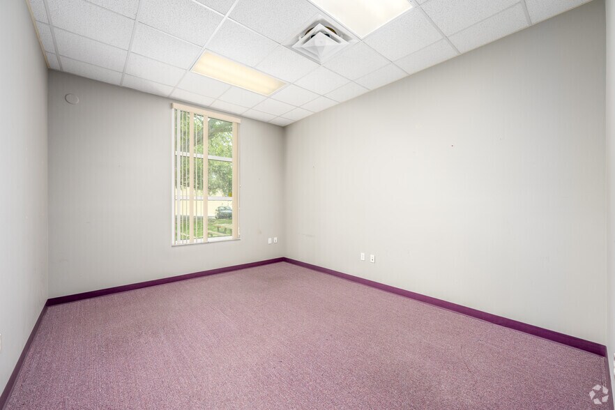 More Photos Of 122 S Segrave St, Daytona Beach Office For Sale