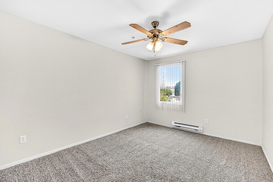 More Photos Of 900 F St, San Diego Apartments For Lease