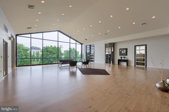 More Photos Of 206 W Kendig Rd, Willow Street Warehouse For Sale