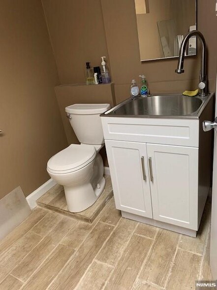 More Photos Of 640-642 Franklin Ave, Nutley Office For Sale