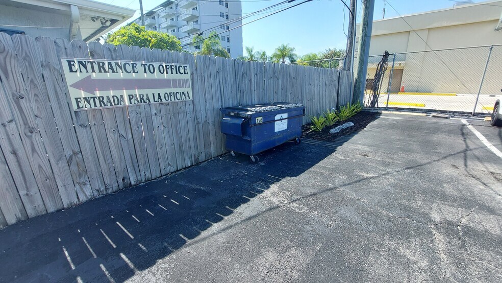 More Photos Of 801 W 48th St, Hialeah Medical For Lease