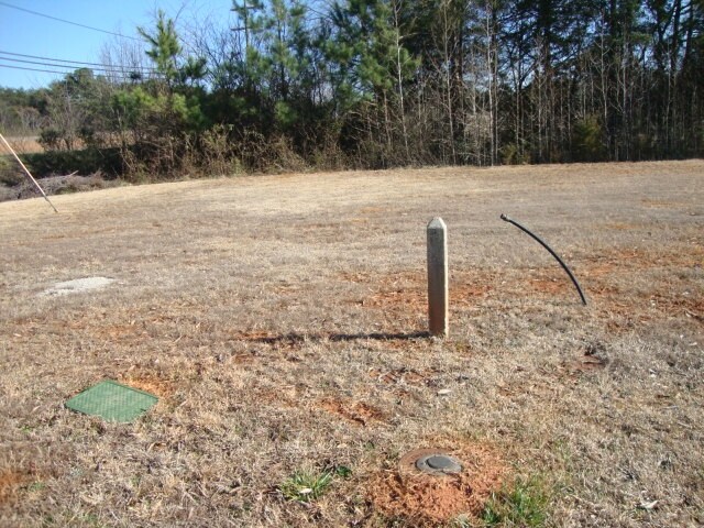 More Photos Of 2 Leas Courtyard Dr, Seneca Medical For Sale