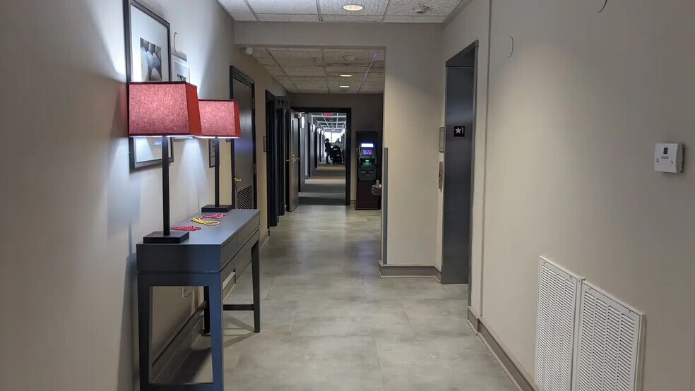 More Photos Of 130 Holiday Blvd, Covington Hotel For Sale