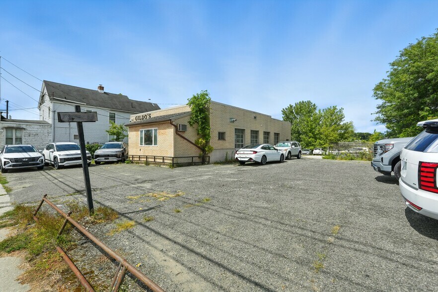 More Photos Of 717 East St, Pittsfield Auto Repair For Lease