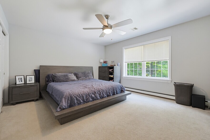 More Photos Of 620 Washington St, Franklin Medical For Sale