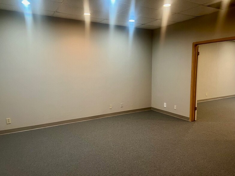 More Photos Of 4219-4235 Centergate St, San Antonio Office For Lease