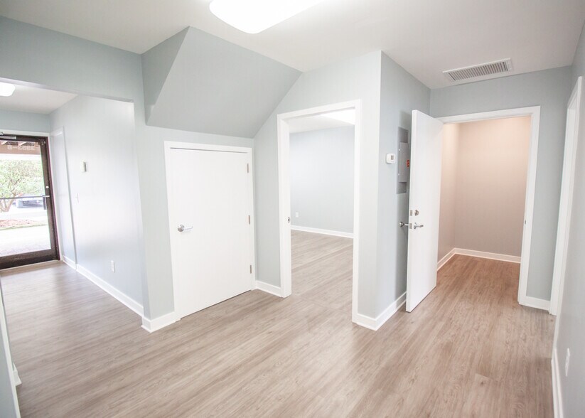 More Photos Of 3951-3955 Market St, Wilmington Loft Creative Space For Lease