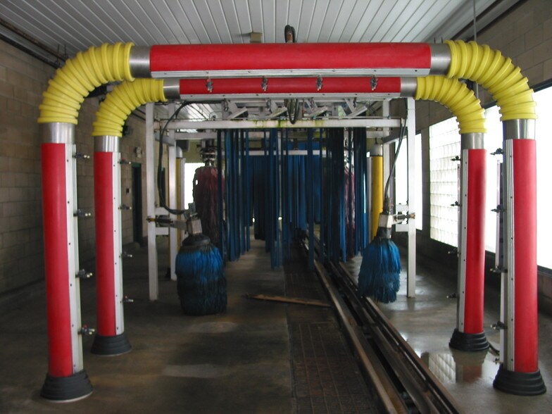 More Photos Of 7300 Lewis Ave, Temperance Carwash For Sale