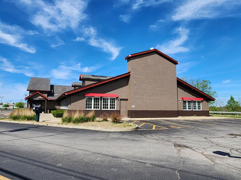 More Photos Of 1519 W River Rd N, Elyria Freestanding For Sale