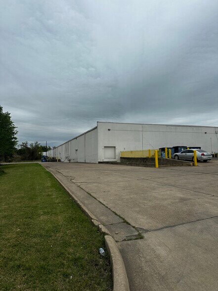 More Photos Of 1020-1112 W Main St, Gun Barrel City Freestanding For Lease