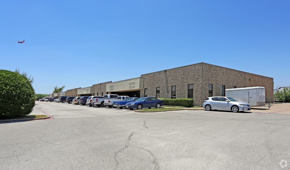 Primary Photo Of 2636 Walnut Hill Ln, Dallas Light Manufacturing For Lease