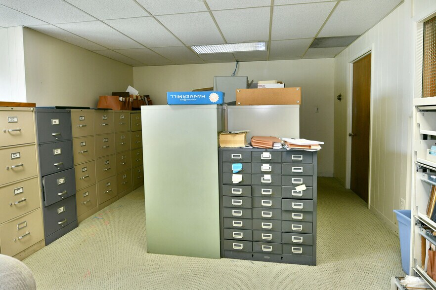 More Photos Of 696 Valley View Dr, Brookfield Office For Sale