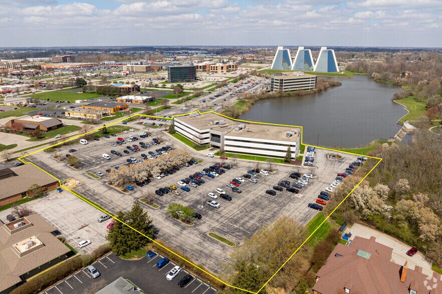 More Photos Of 8777 Purdue Rd, Indianapolis Office For Lease