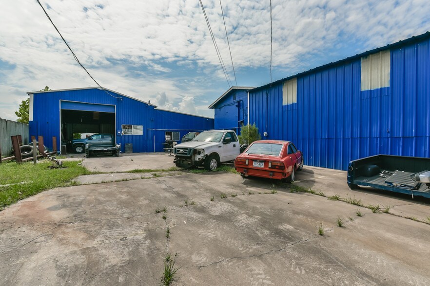 More Photos Of 1106 Wayside Dr, Houston Auto Repair For Sale