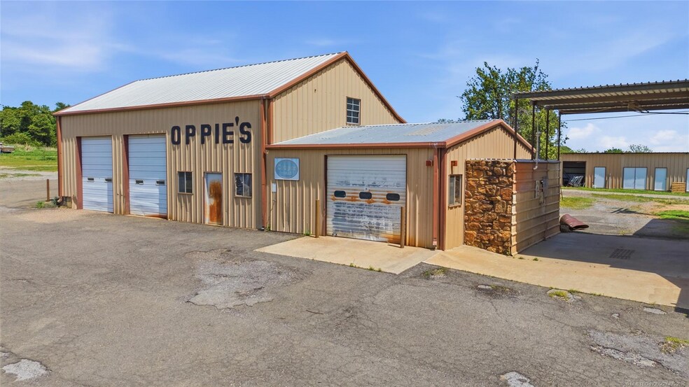 More Photos Of 15994 N Clear Creek Rd, Hulbert General Retail For Sale