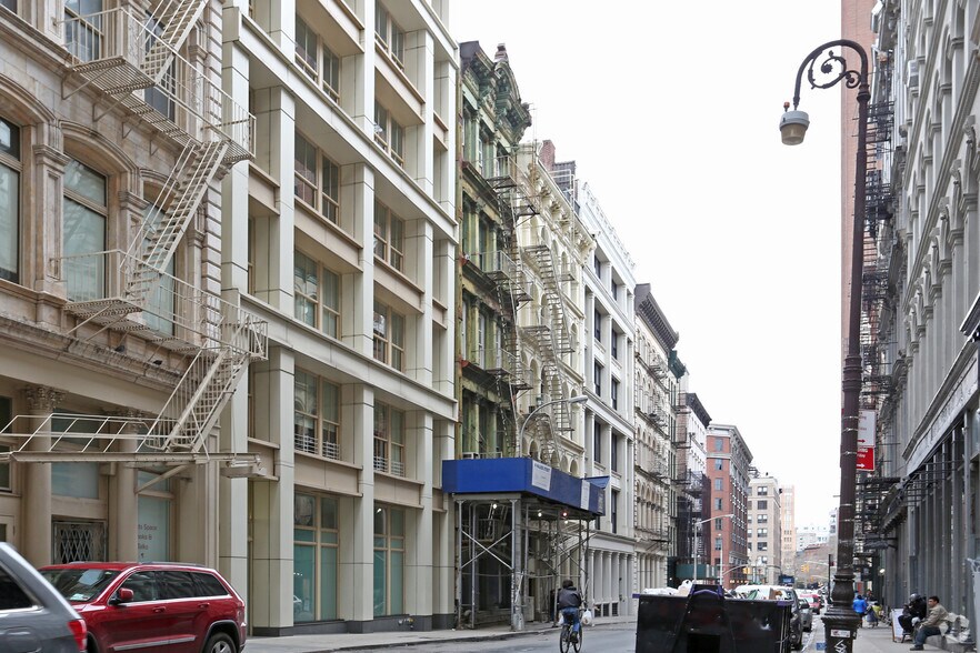 More Photos Of 49 Walker St, New York Apartments For Lease