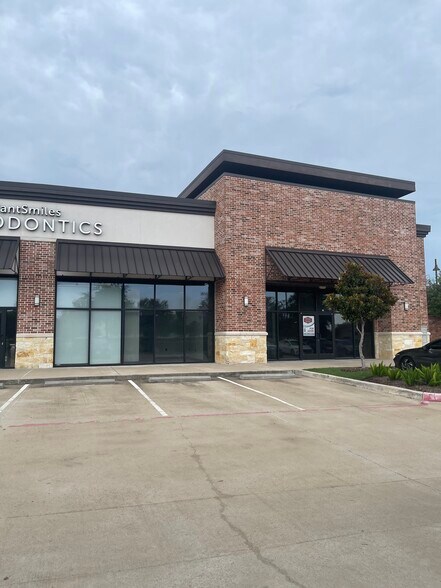 More Photos Of 9101 Sienna Crossing Dr, Missouri City General Retail For Sale